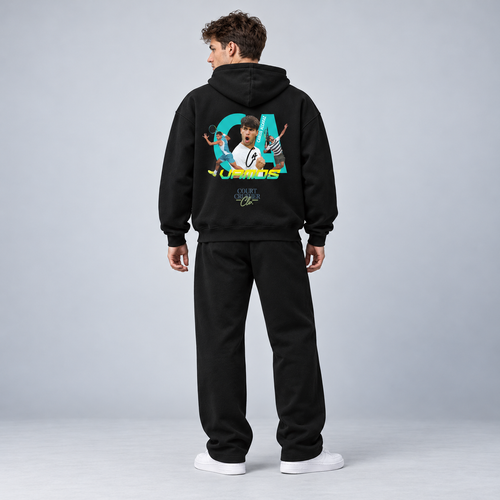 Carlos Alcaraz Tracksuit – Model Rückansicht im grauen Studio