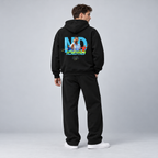 Novak Djokovic Tracksuit – onbody-back – schwarzer Tracksuit im grauen Studio