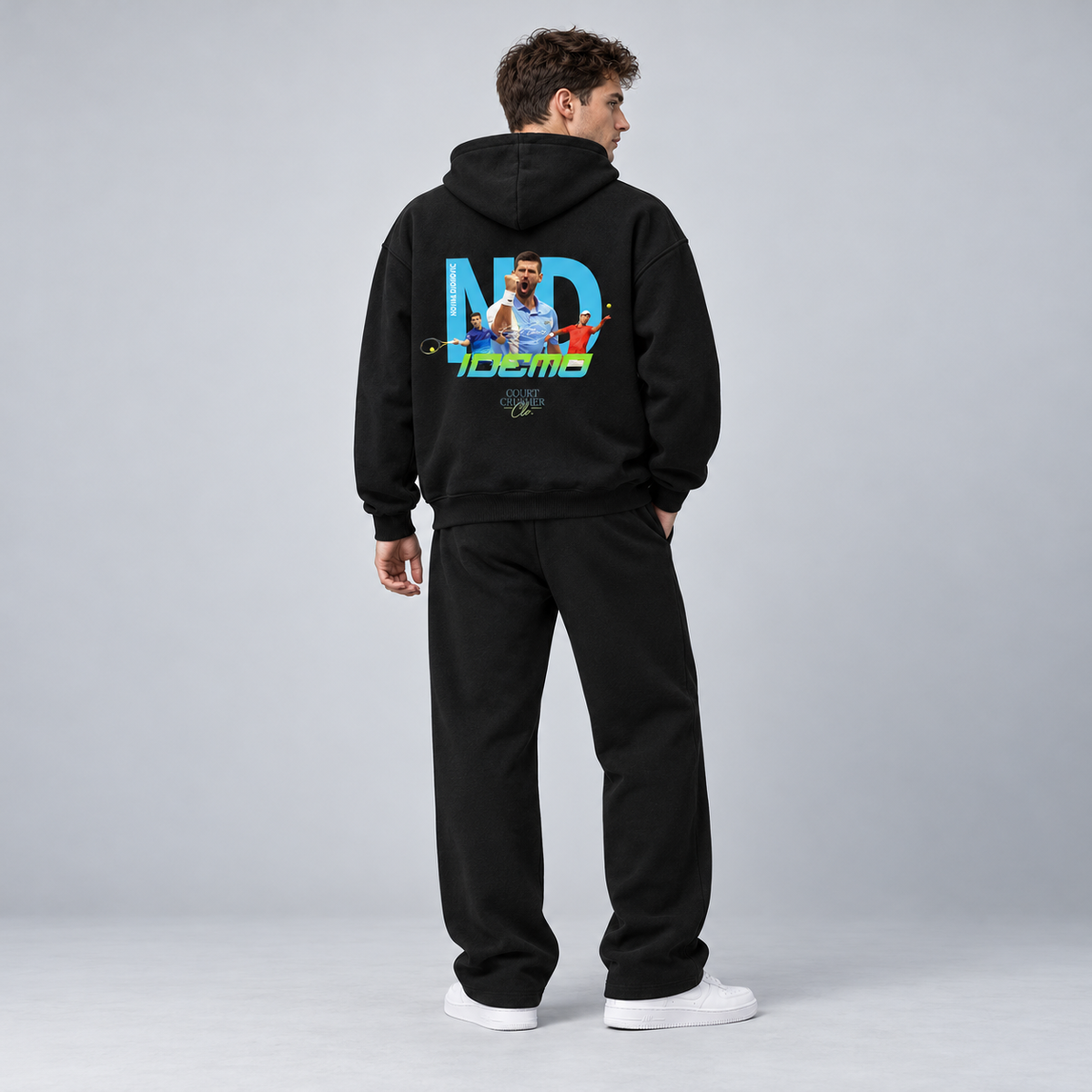 Novak Djokovic Tracksuit – onbody-back – schwarzer Tracksuit im grauen Studio
