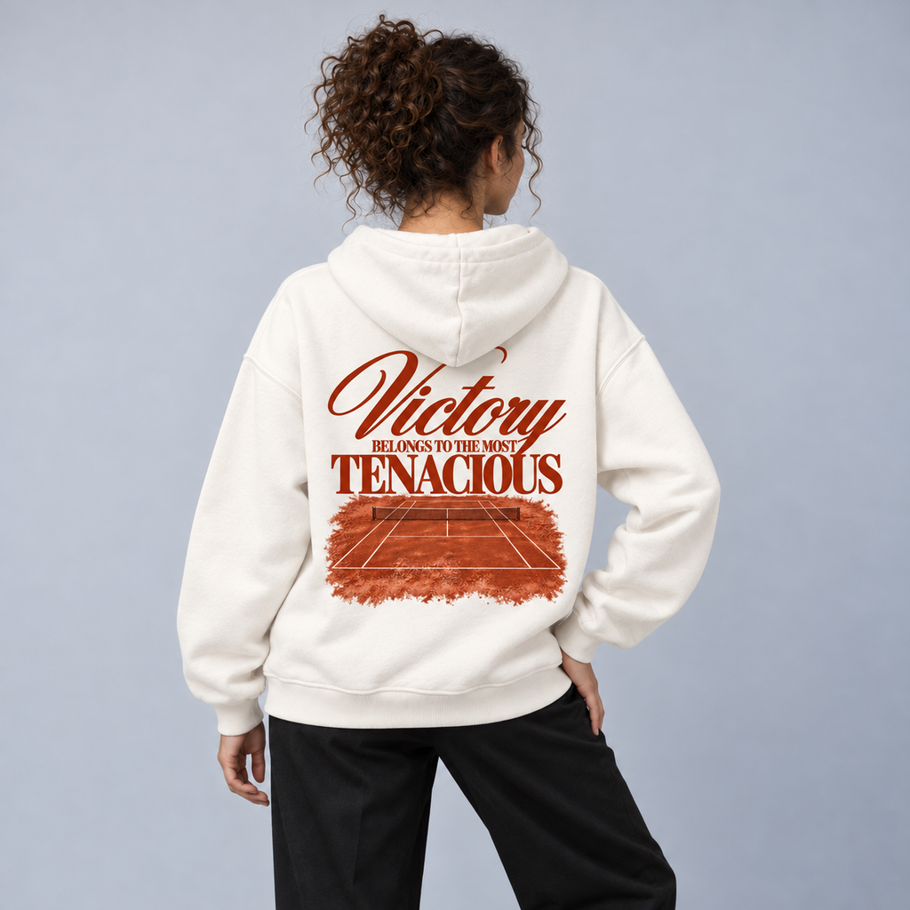 Victory belongs to the most tenacious - Oversized Hoodie – On-Body-Mockup, weibliches Model