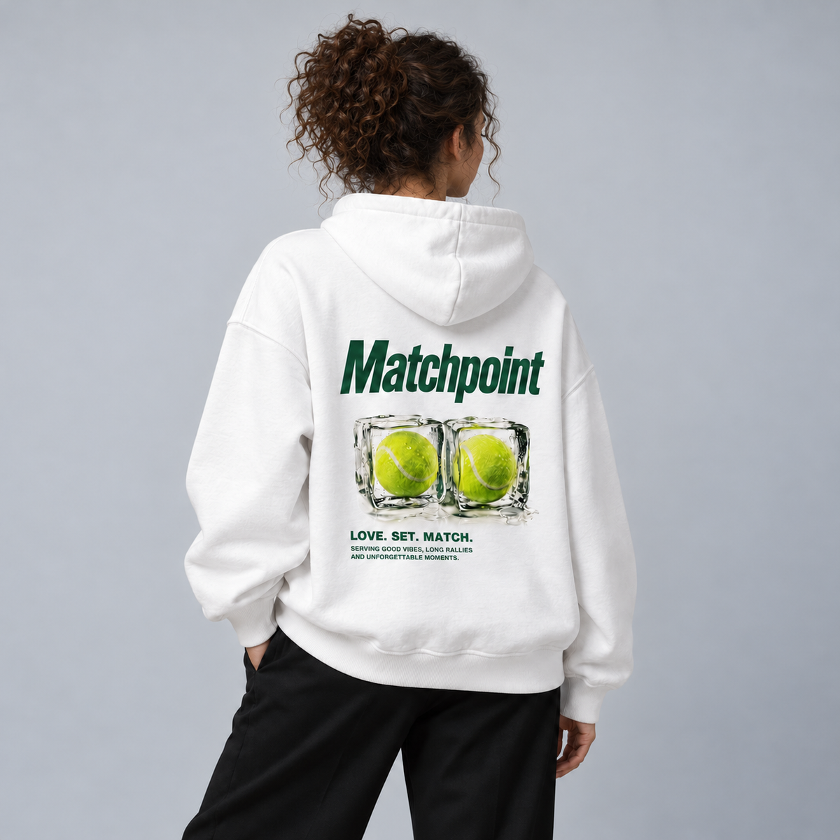 Matchpoint - Oversized Hoodie – On-Body-Mockup, female Model