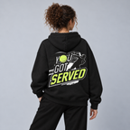 You got served - Oversized Hoodie – On-Body-Mockup, weibliches Model