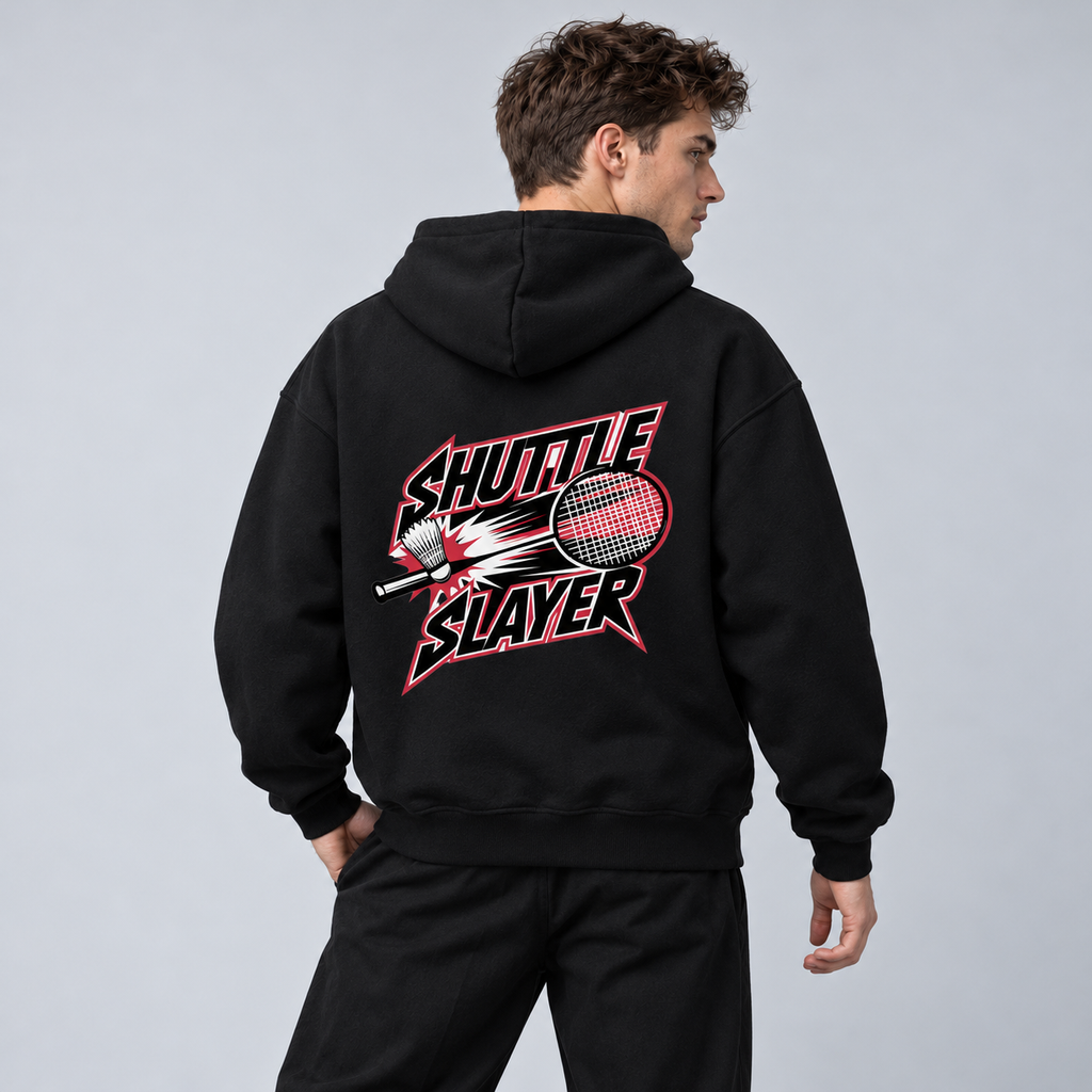 Shuttle Slayer - Oversized Hoodie – On-Body-Mockup, männliches Model