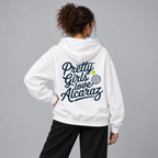 Pretty Girls love Alcaraz - Oversized Hoodie – On-Body-Mockup, weibliches Model